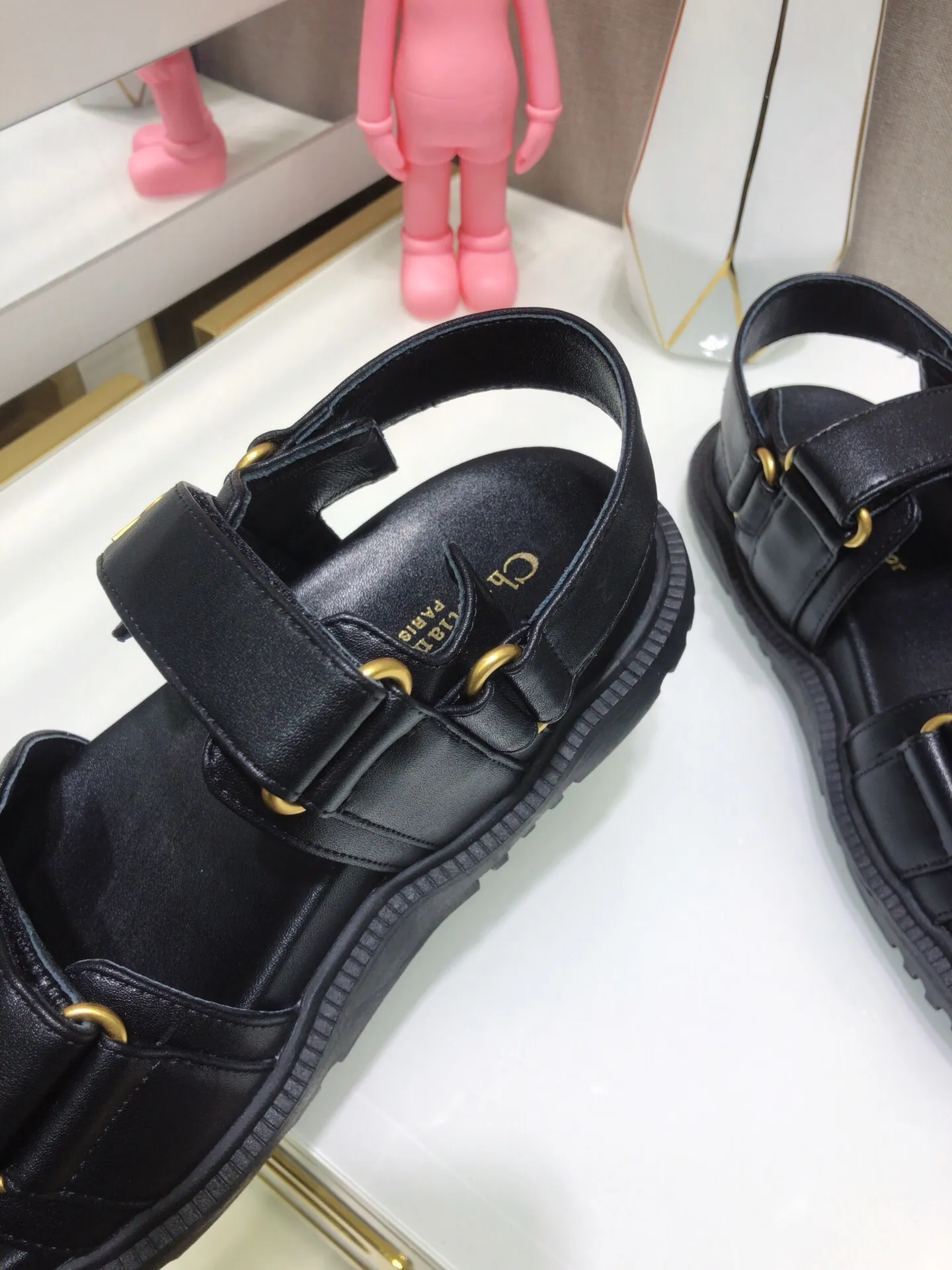 👟👟Ex-factory price👟👟Ex-factory price 460👟👟 Women's shoes factory Dior Dior 2021 spring and summer catwalk new style Ract thick-soled casual women's shoes CD letter logo hardware buckle open-toe sandals Stars' same style flat-bottomed round-toe retro beach shoes Top version on the market Material: Upper imported calfskin/imported metal cowhide + cowhide feet + water-dyed sheepskin lining + original molded T👟👟Ex-factory price👟👟Ex-factory price U outsole Size: 35-40 (40 customization is not returnable)